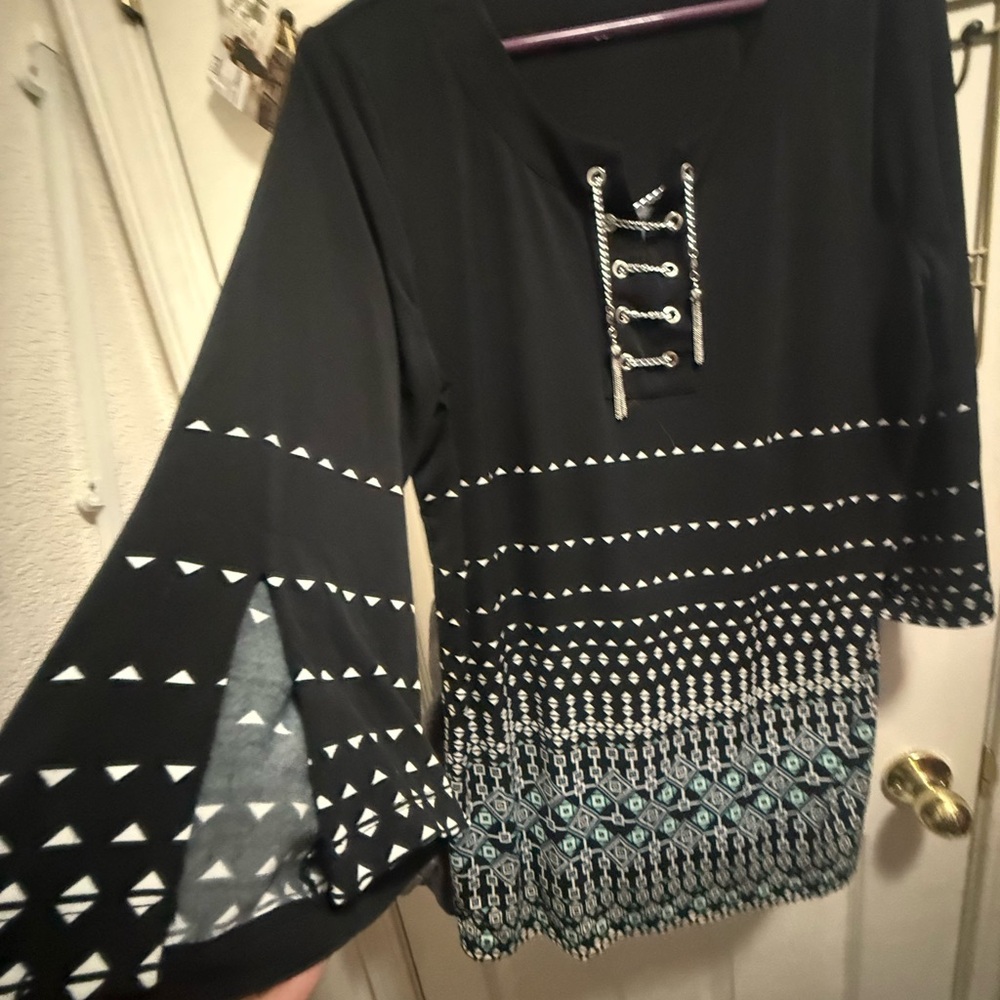 JM Collection Black and White Blouse